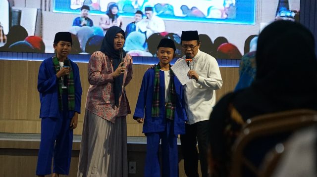 Peringatan Hari Bahasa Ibu Internasional 21 Februari dengan penampilan bahasa daerah dan kampanye pelestarian bahasa ibu.
