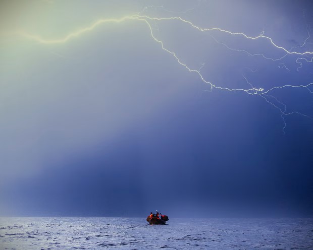 Tragedi kapal migran di Mediterania Tengah, ratusan migran dan pencari suaka meninggal dunia saat menyeberang menuju Eropa