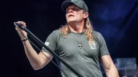 Brad Arnold, vokalis band 3 Doors Down, tampil di panggung Patriots Fest Illinois 2024